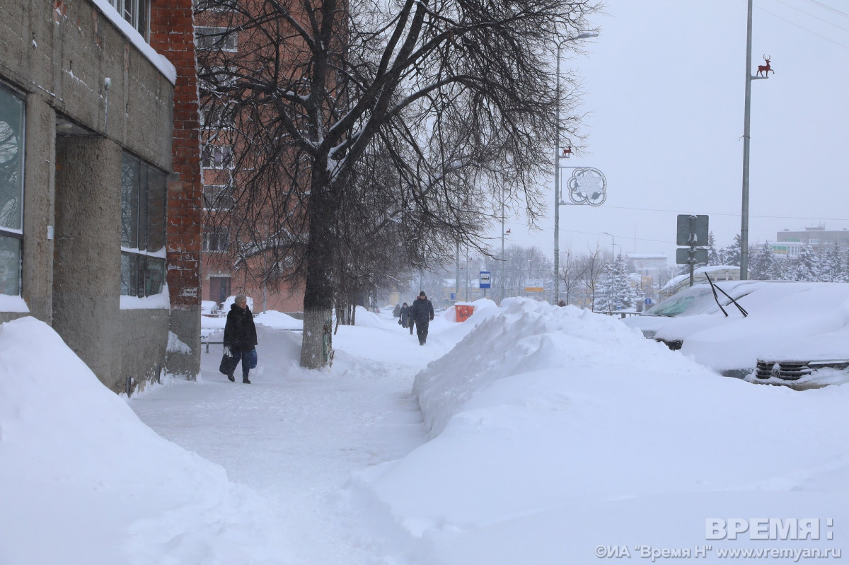 Снег в нижнем новгороде. Нижний Новгород снег 2022. Снегопад в Нижнем Новгороде. Сугробы Нижний Новгород. Снегопад в Нижнем Новгороде 11 января.