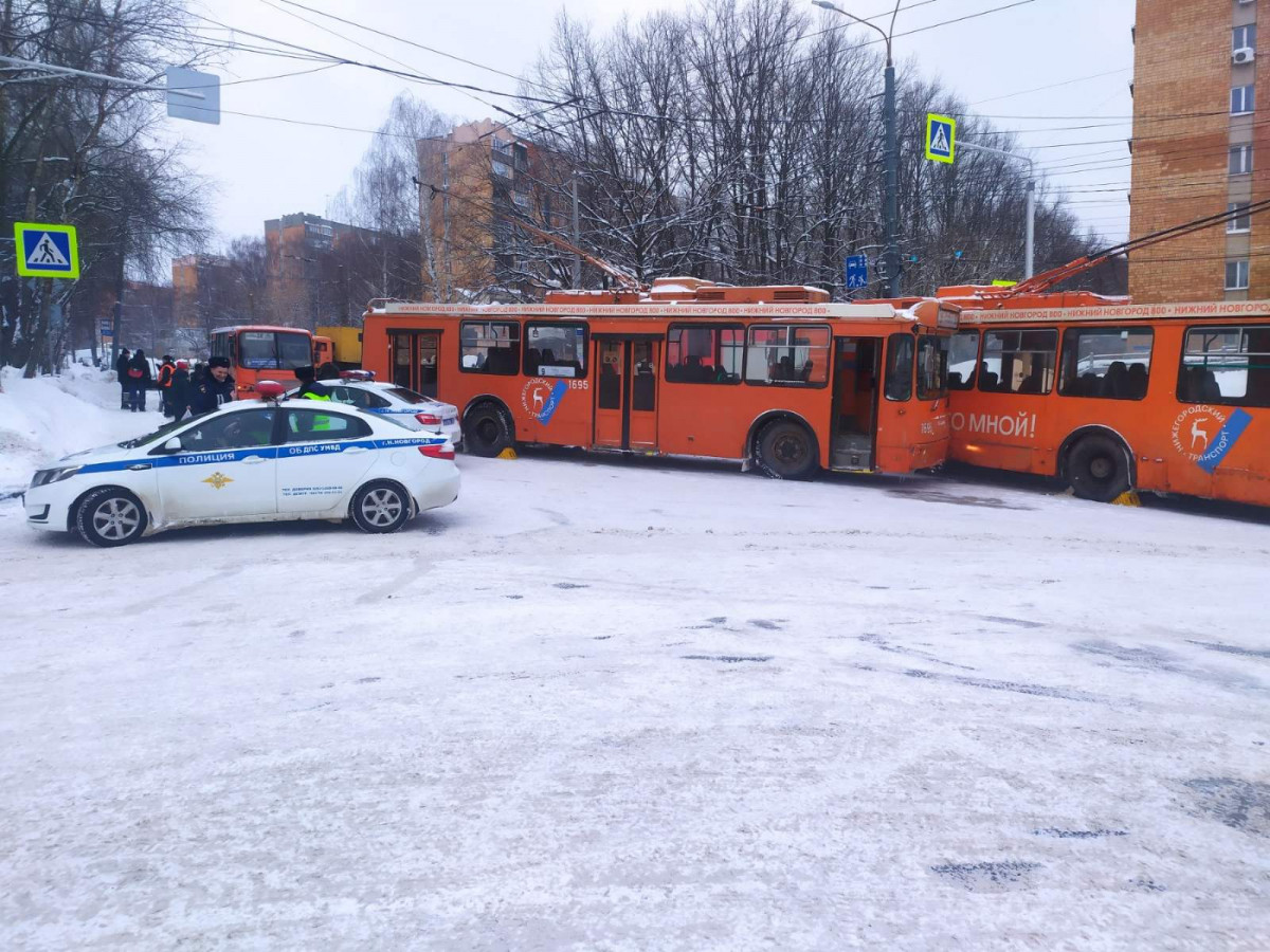 ДТП с участием автобуса и двух троллейбусов произошло в Нижнем Новгороде