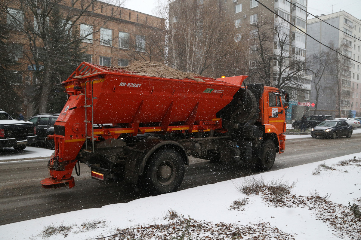 Мэр Нижнего Новгорода поручил усилить работу по борьбе с гололедицей