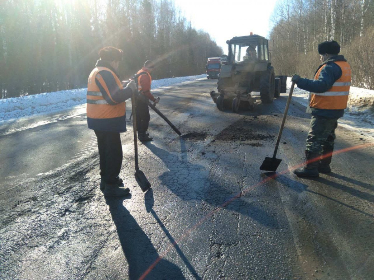 На дорогах Нижегородской области начался ямочный ремонт