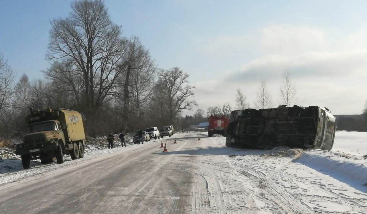 Автобус ПАЗ перевернулся на трассе в Ветлужском районе