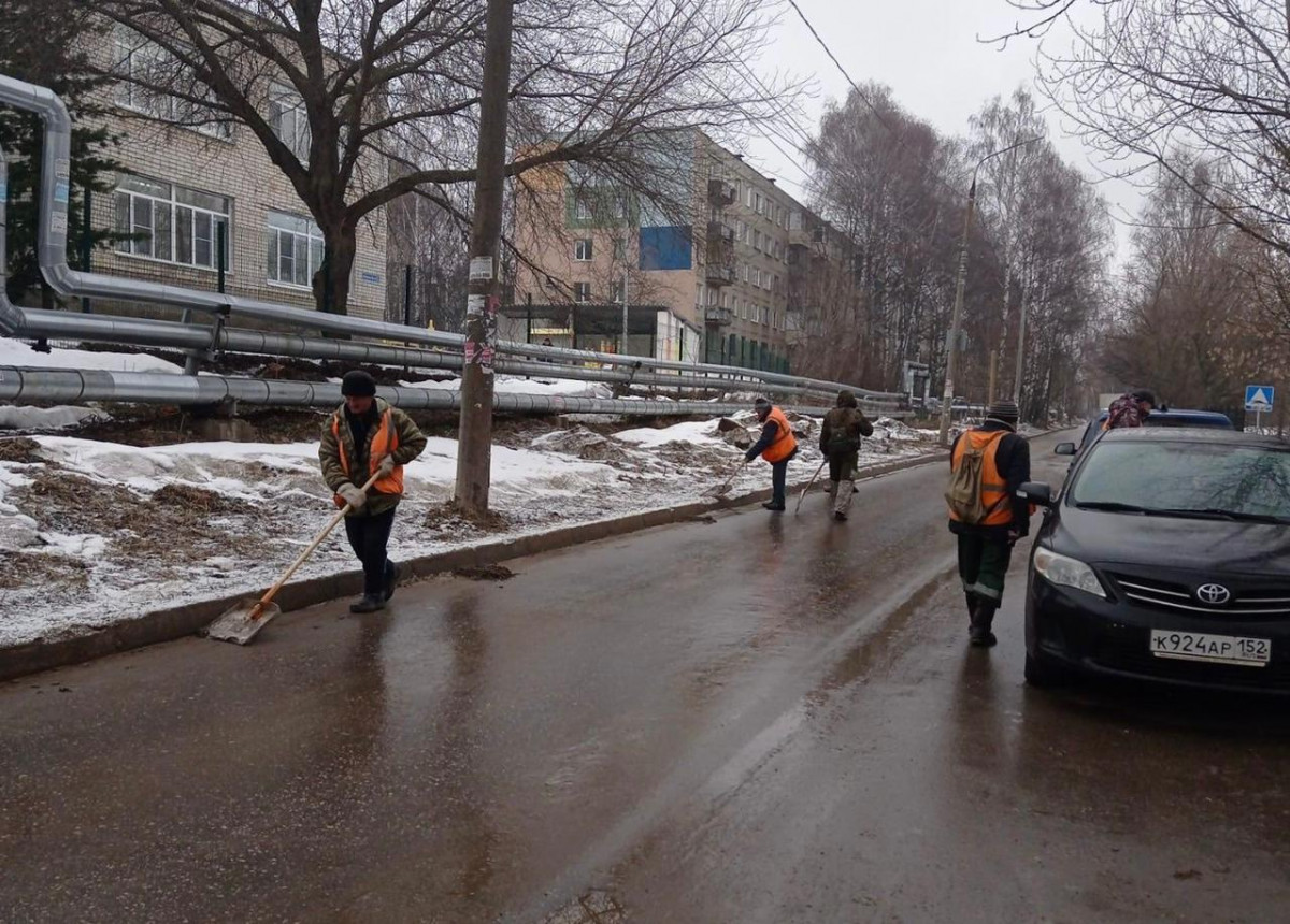 Улицы Нижнего Новгорода начали убирать в рамках месячника по благоустройству