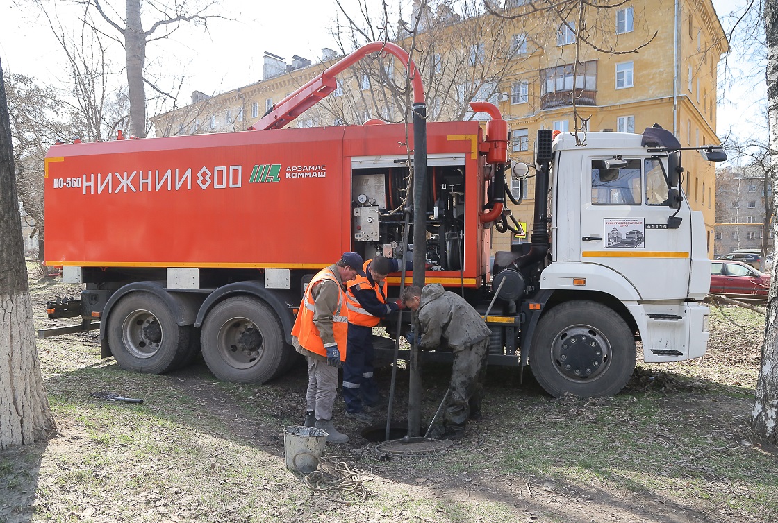 Новую каналопромывочную машину задействовали в уборке Нижнего Новгорода