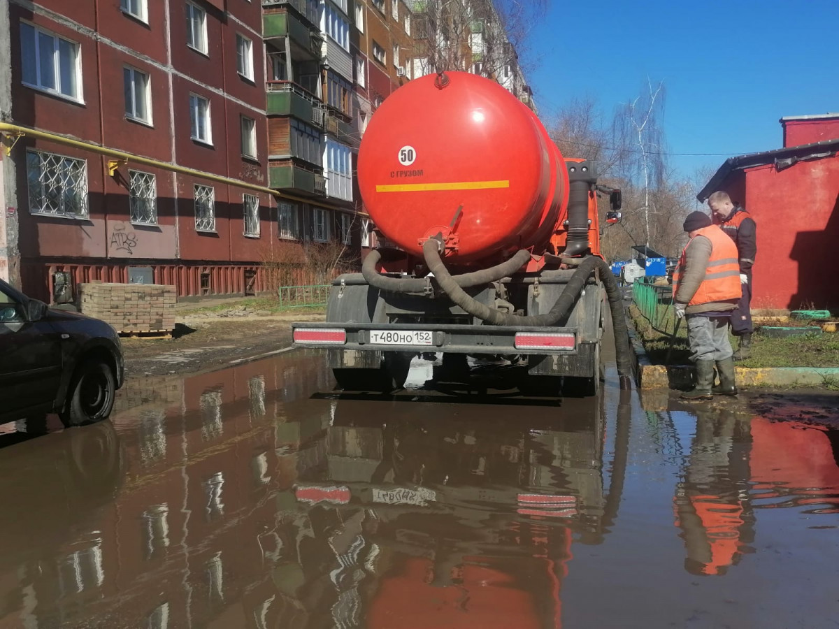 Рабочие устраняют последствия непогоды в Нижнем Новгороде | Информационное  агентство «Время Н»