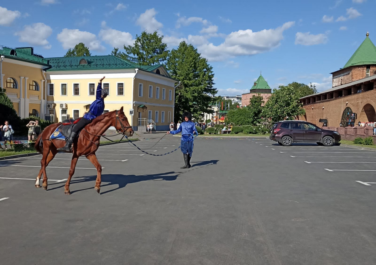 В нижегородском кремле состоялось конное шоу