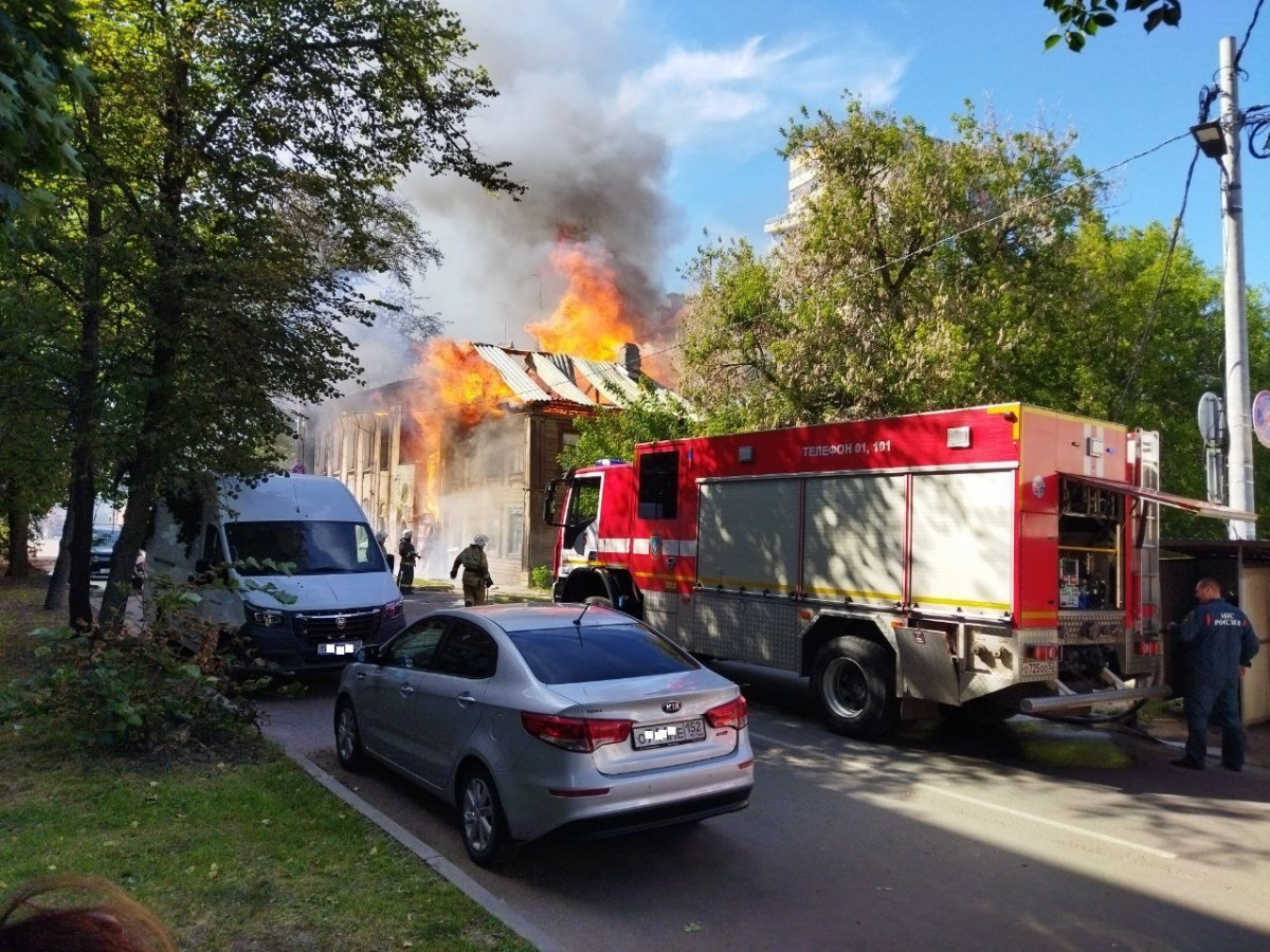 Пожар на алексеевской нижний новгород сегодня. Пожар на Нижегородской улице. Пожар фото. Улица пожарных.