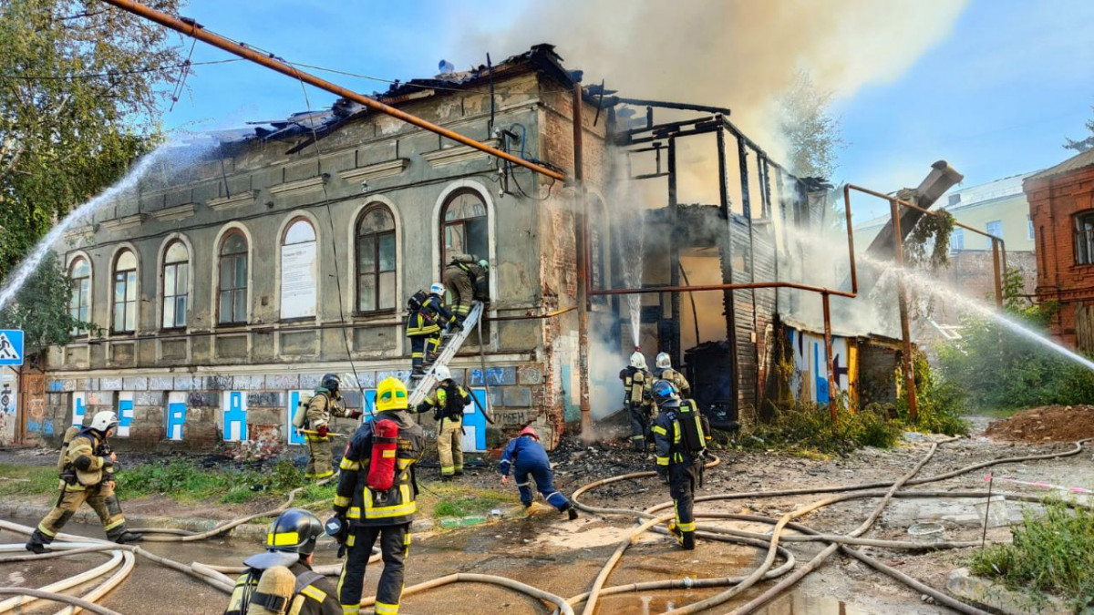 Два нежилых дома горят в Нижнем Новгороде | Информационное агентство «Время  Н»