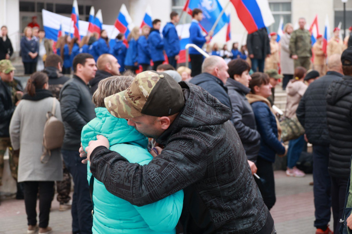 Мобилизованных мужчин проводили на службу в Дзержинске