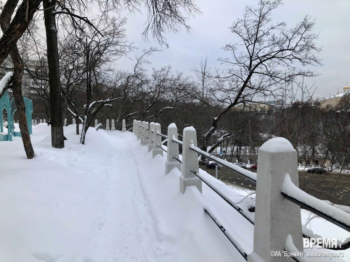 Лавочки и арт-объекты появились на обновленной Лыковой дамбе в Нижнем  Новгороде | Информационное агентство «Время Н»