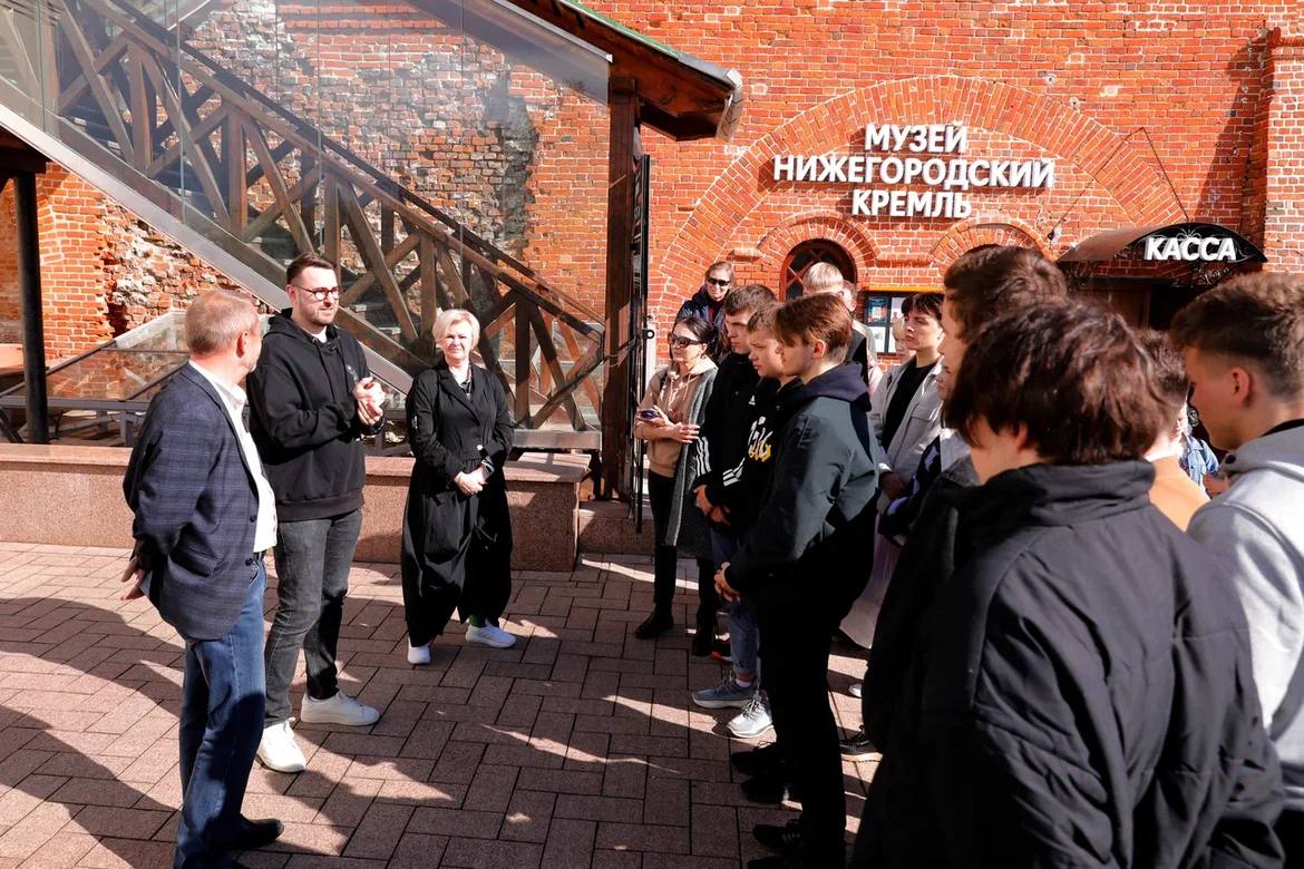 Беркович провел экскурсию для студентов по музею Нижегородского кремля