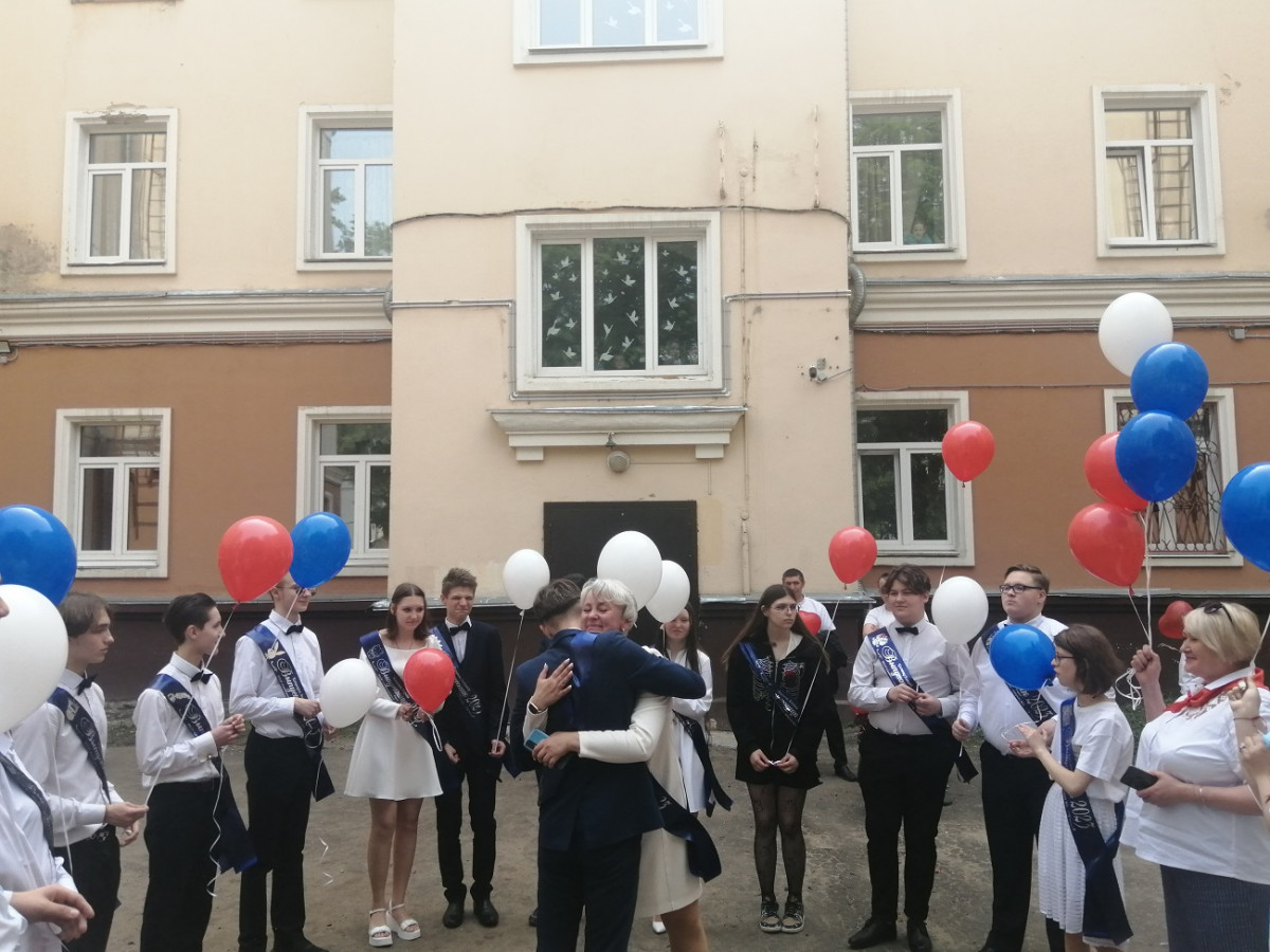Последние звонки проходят в школах Нижнего Новгорода