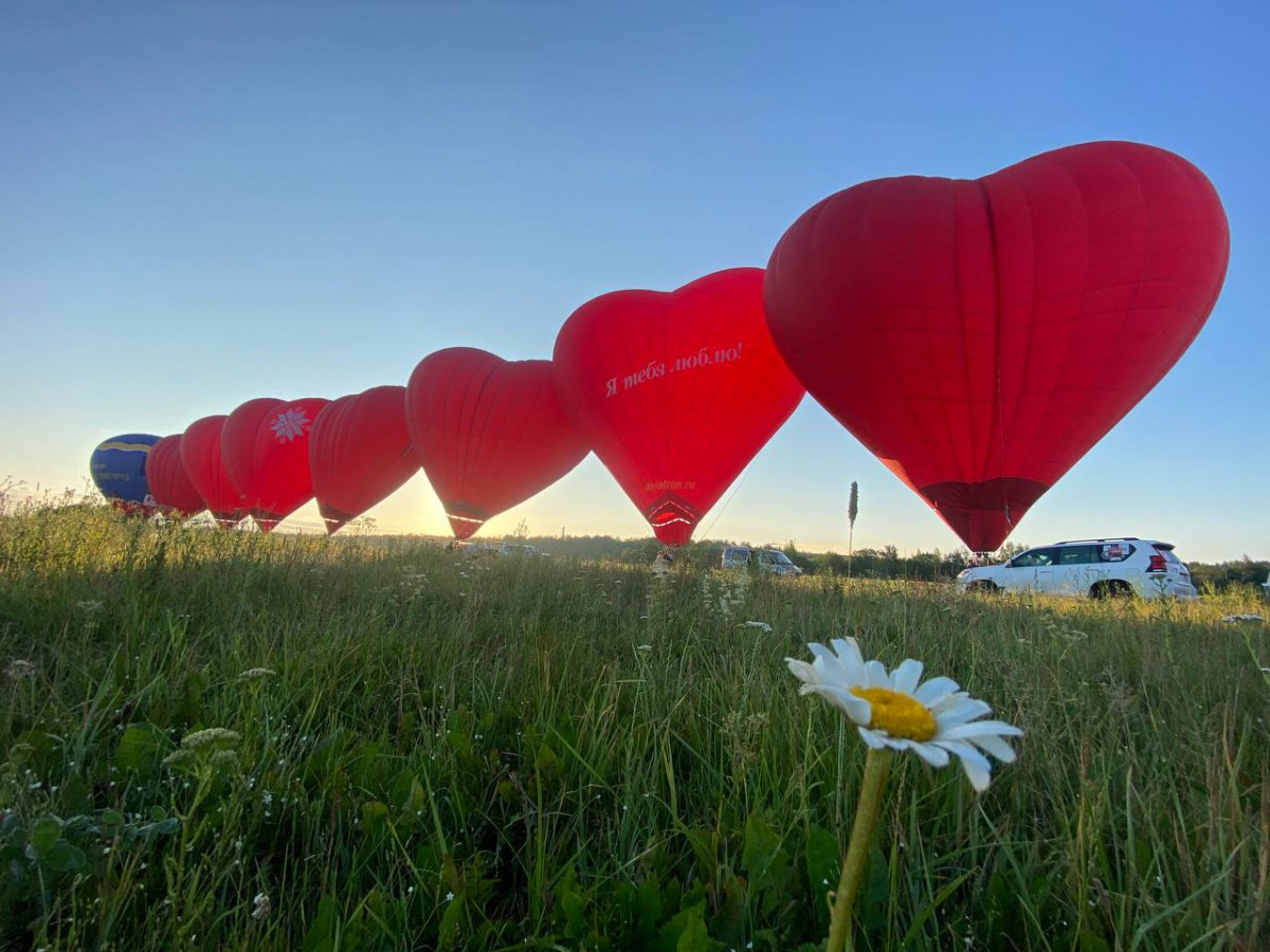 Сердце Нижнего Новгорода» летает над Великим Новгородом | Информационное  агентство «Время Н»