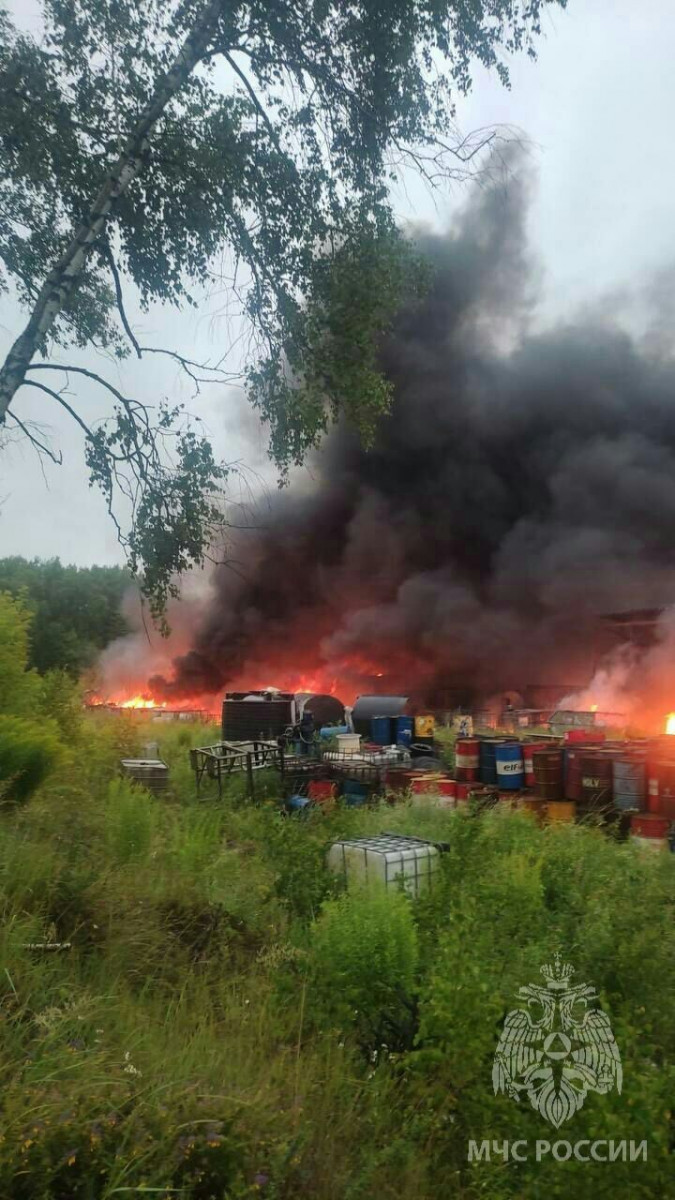 Бочки с маслом горят на предприятии «Промэкология» в Богородском округе |  Информационное агентство «Время Н»