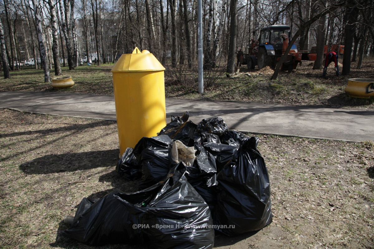 Коммунальщики вывезли около 100 грузовиков мусора из центра Нижнего после празднования Дня города