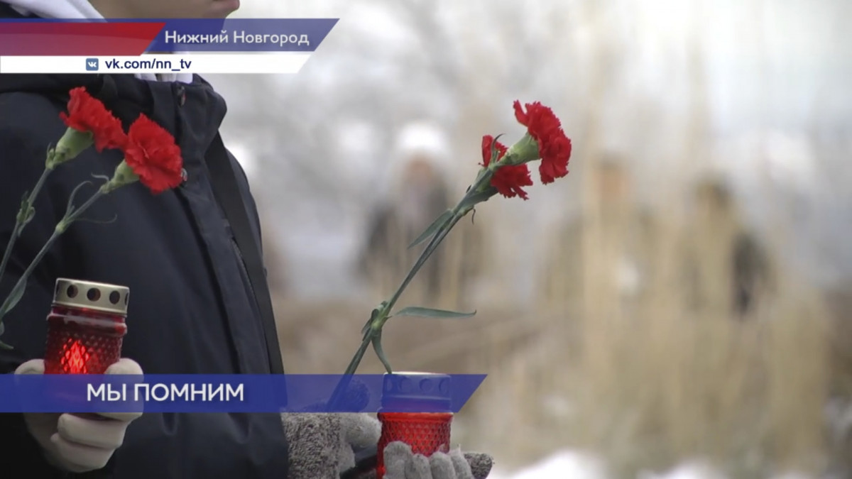 Цветы возложили к Вечному огню в Нижегородском кремле в День Неизвестного солдата