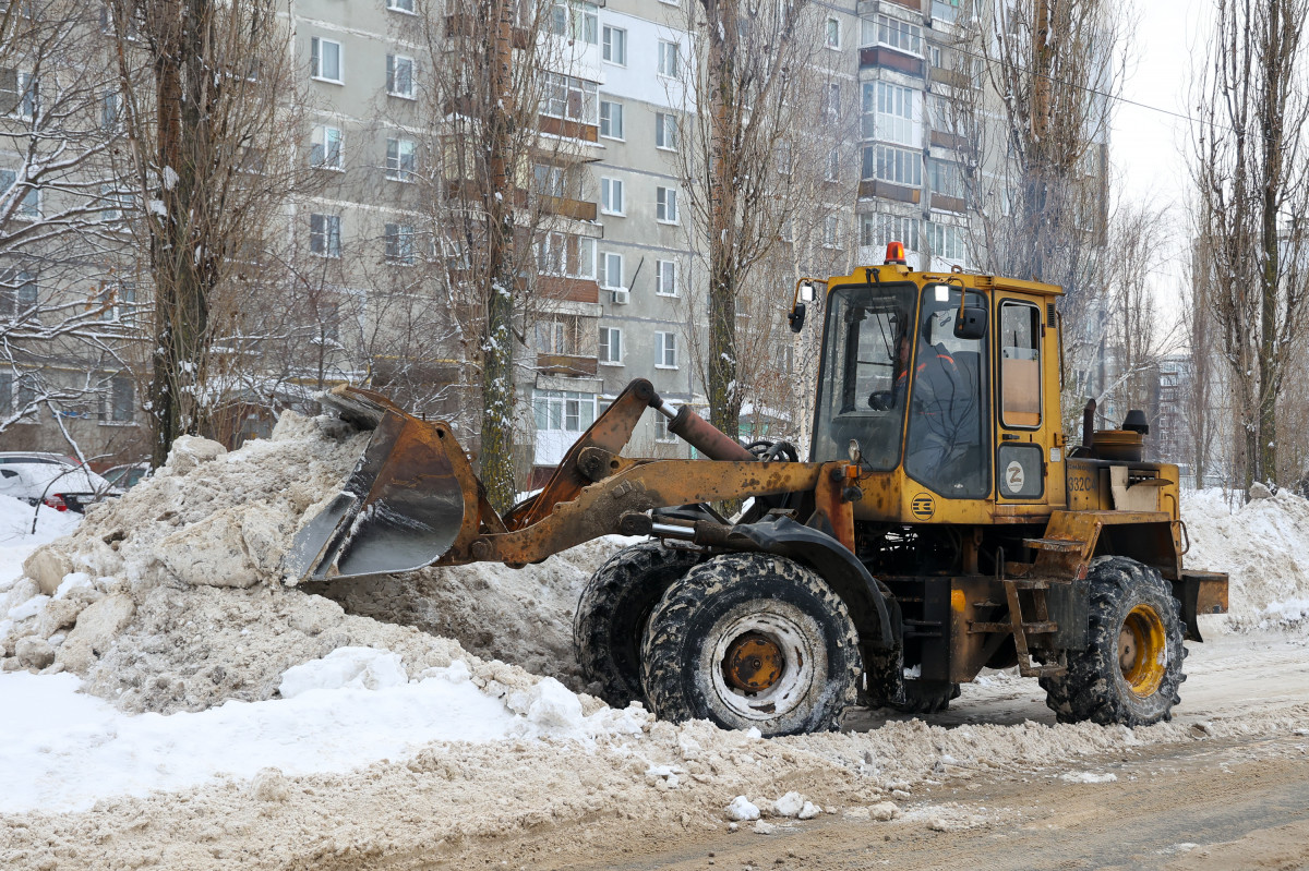 Более 30 тысяч кубометров снега вывозится ежедневно с улиц Нижнего  Новгорода | Информационное агентство «Время Н»