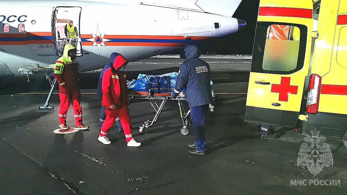 Женщину и двух ее детей с ожогами из Грозного доставили самолетом МЧС в Нижний Новгород