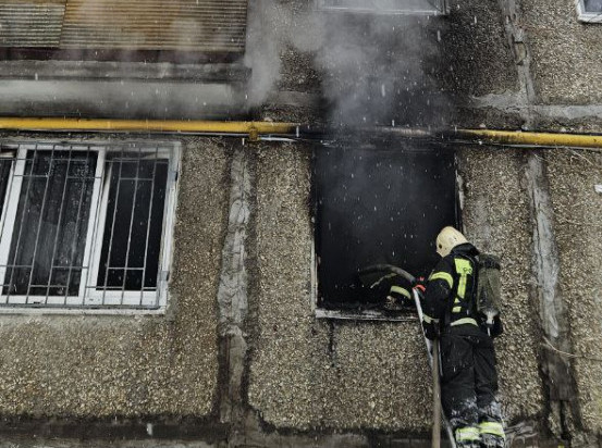 Женщина пострадала на пожаре в доме по улице Надежды Сусловой в Нижнем Новгороде