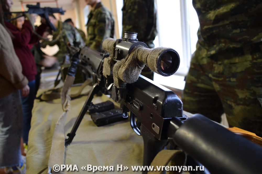 Молодого парня с оружием разыскивают в Городце