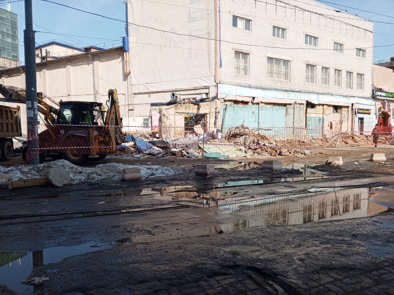 Магазины второй день сносят у Гордеевского универмага в Нижнем Новгороде |  21.03.2024 | Нижний Новгород - БезФормата