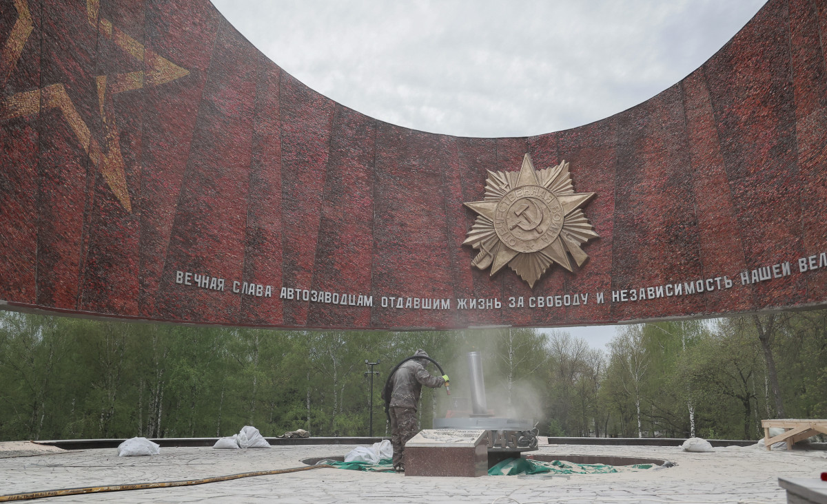 Памятники героям ВОВ ремонтируют и чистят в Нижнем Новгороде |  Информационное агентство «Время Н»