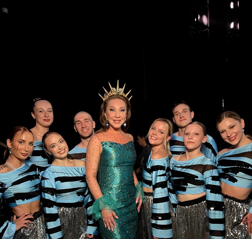 Нижегородская певица в образе русалки выступила на концерте в Москве