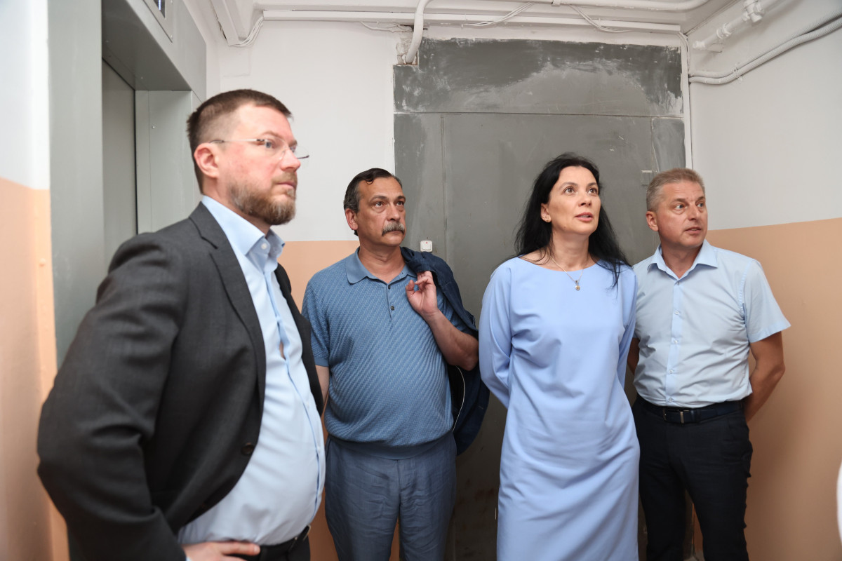 Депутаты повторно проверили дома в Нижнем Новгороде, где были заменены лифты