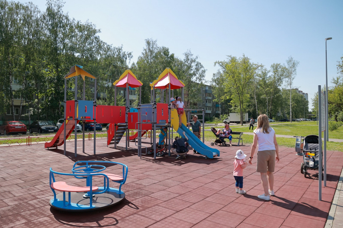Современные детские площадки появились в Московском районе по проекту «Вам решать!»