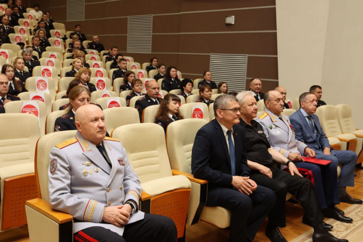 Отличившихся сотрудников органов внутренних дел наградили в Нижегородской области
