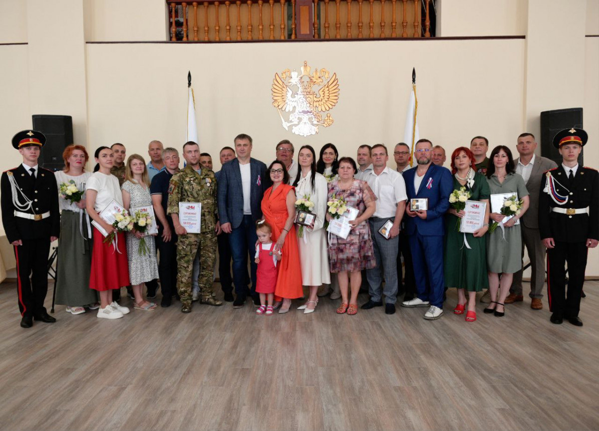 Десять добровольцев стали обладателями премии «Волонтер трудовой доблести» в Дзержинске