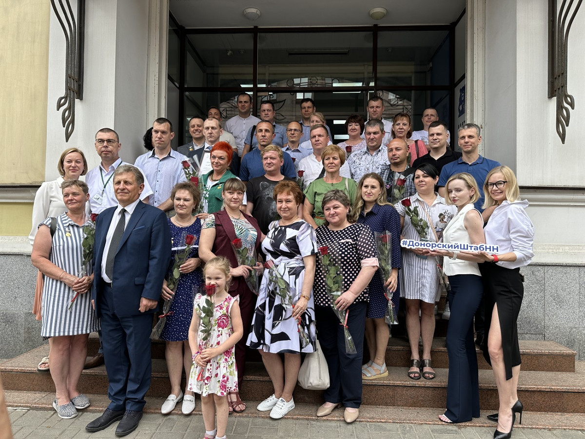 Еще более 40 нижегородцев получили нагрудный знак «Почетный донор России»