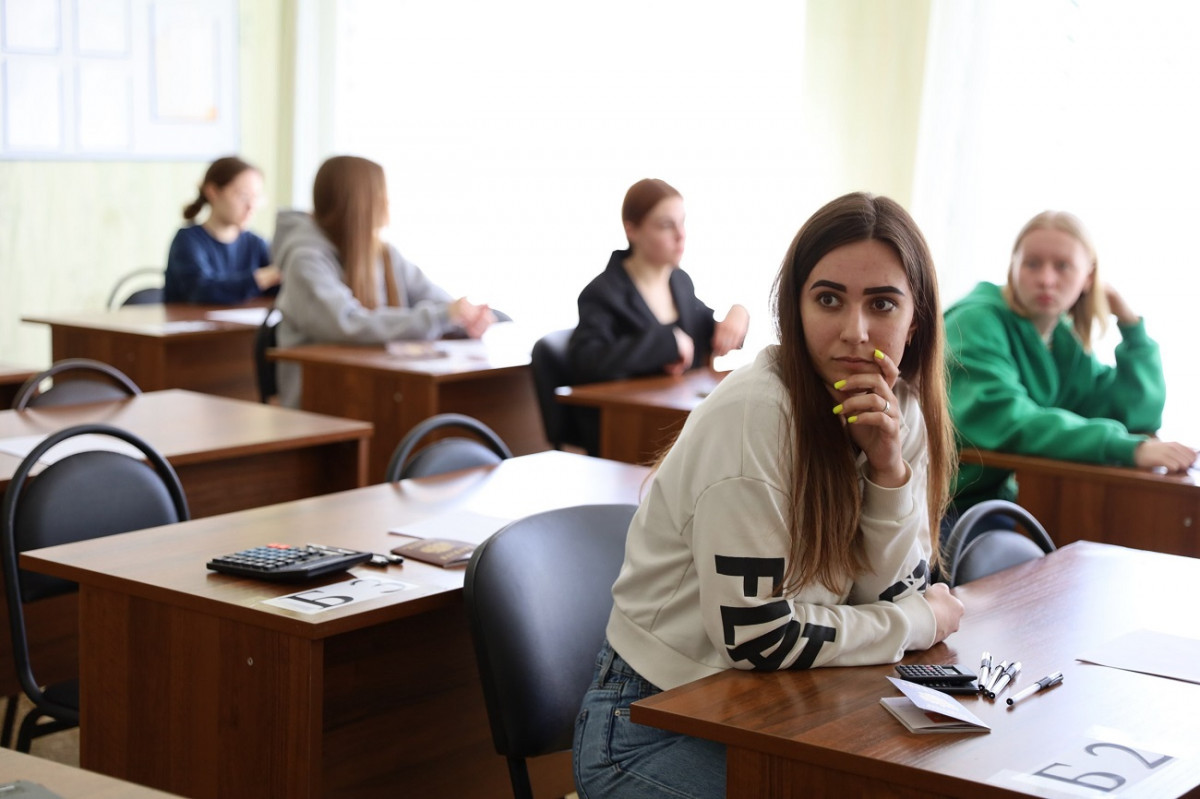Трое дзержинских выпускников сдали ЕГЭ по русскому языку на 100 баллов