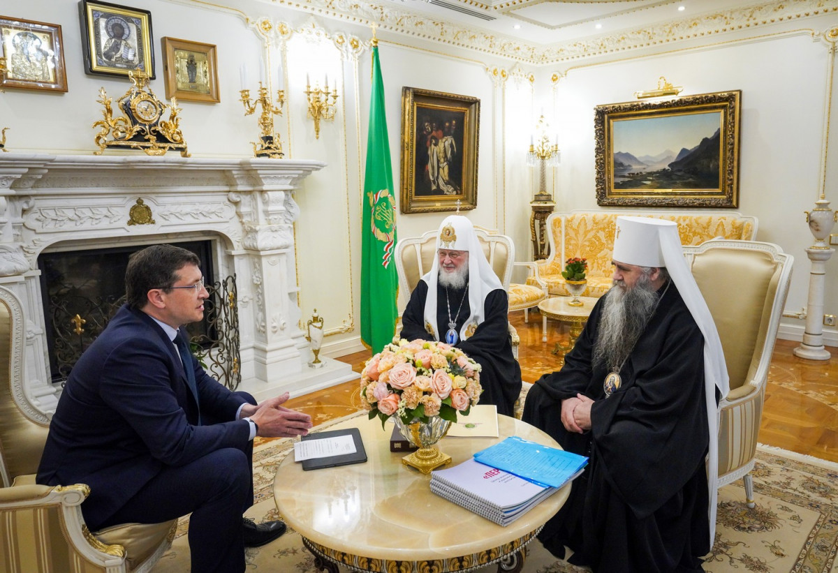 Патриарх Кирилл провел встречу с Глебом Никитиным и митрополитом Георгием