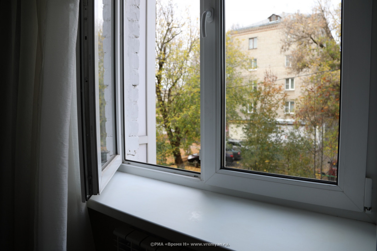 Уголовное дело возбуждено по факту падения ребенка из окна в Нижнем Новгороде