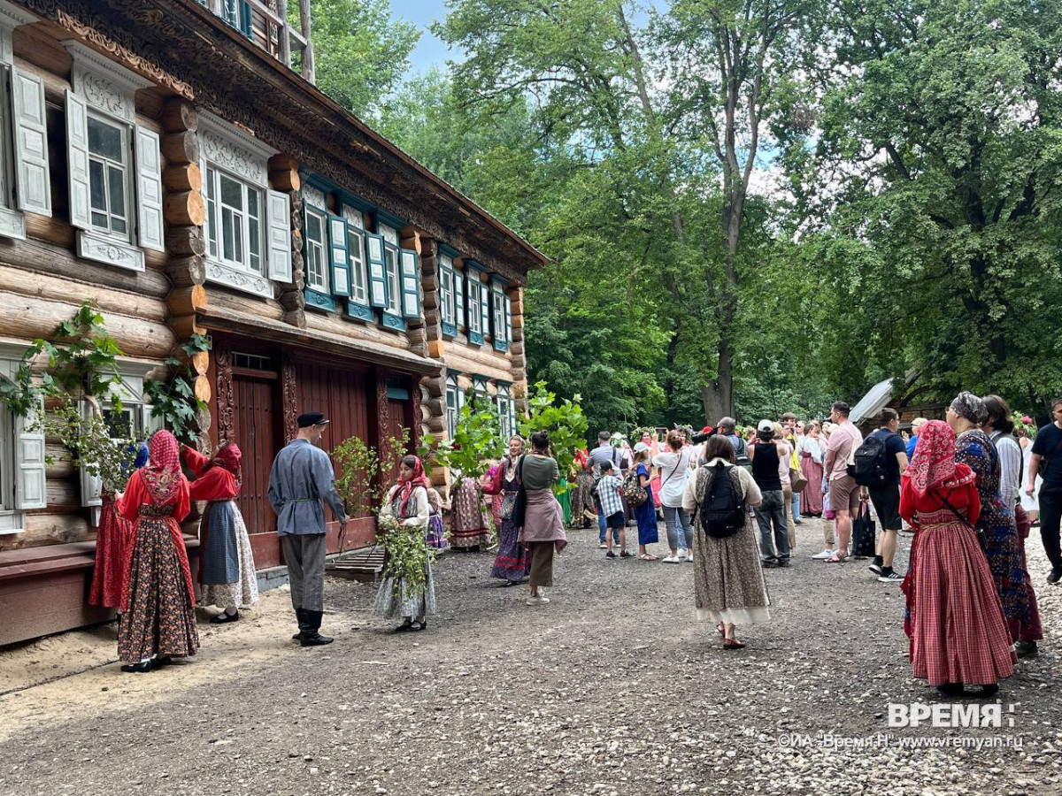 «Троицкие гуляния» прошли в нижегородском музее-заповеднике «Щелоковский хутор»