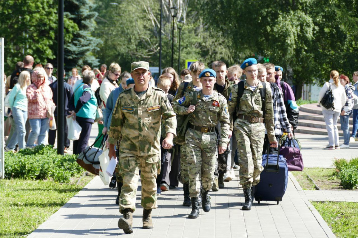 Вторая смена военно-патриотического лагеря «Хочу стать десантником» стартовала в Нижнем Новгороде