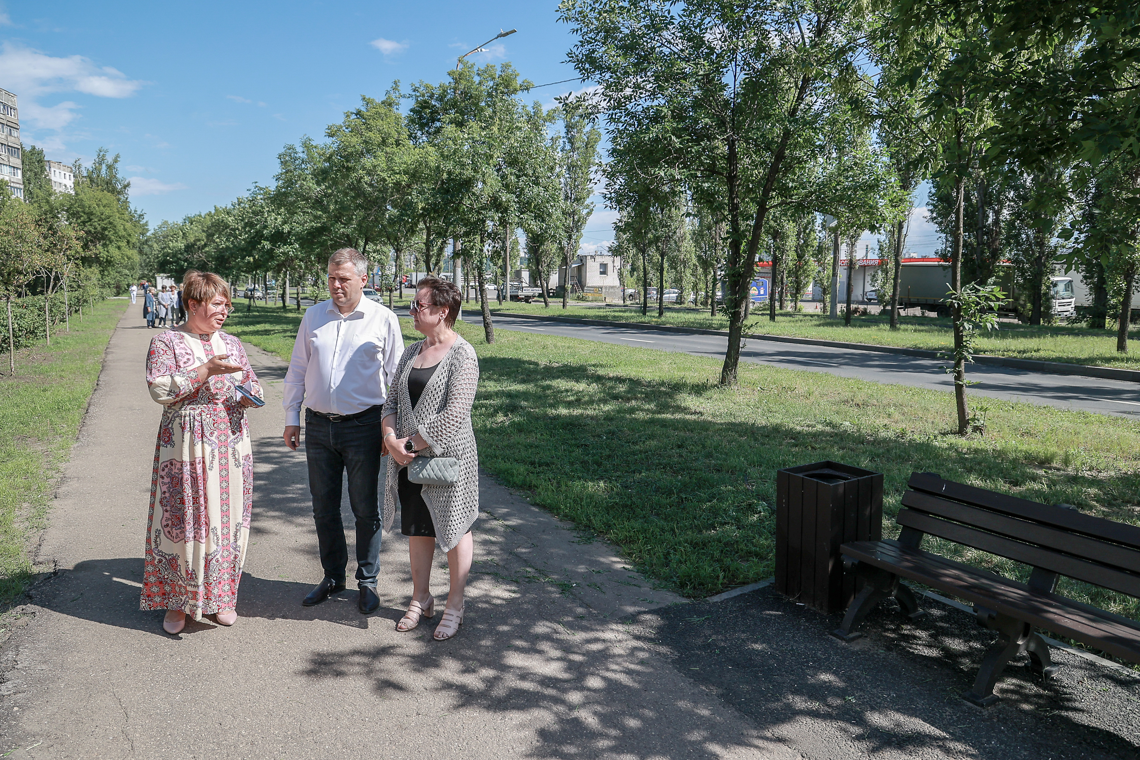 Сквер на улице Сергея Акимова открыли после благоустройства по «ФКГС» |  Информационное агентство «Время Н»