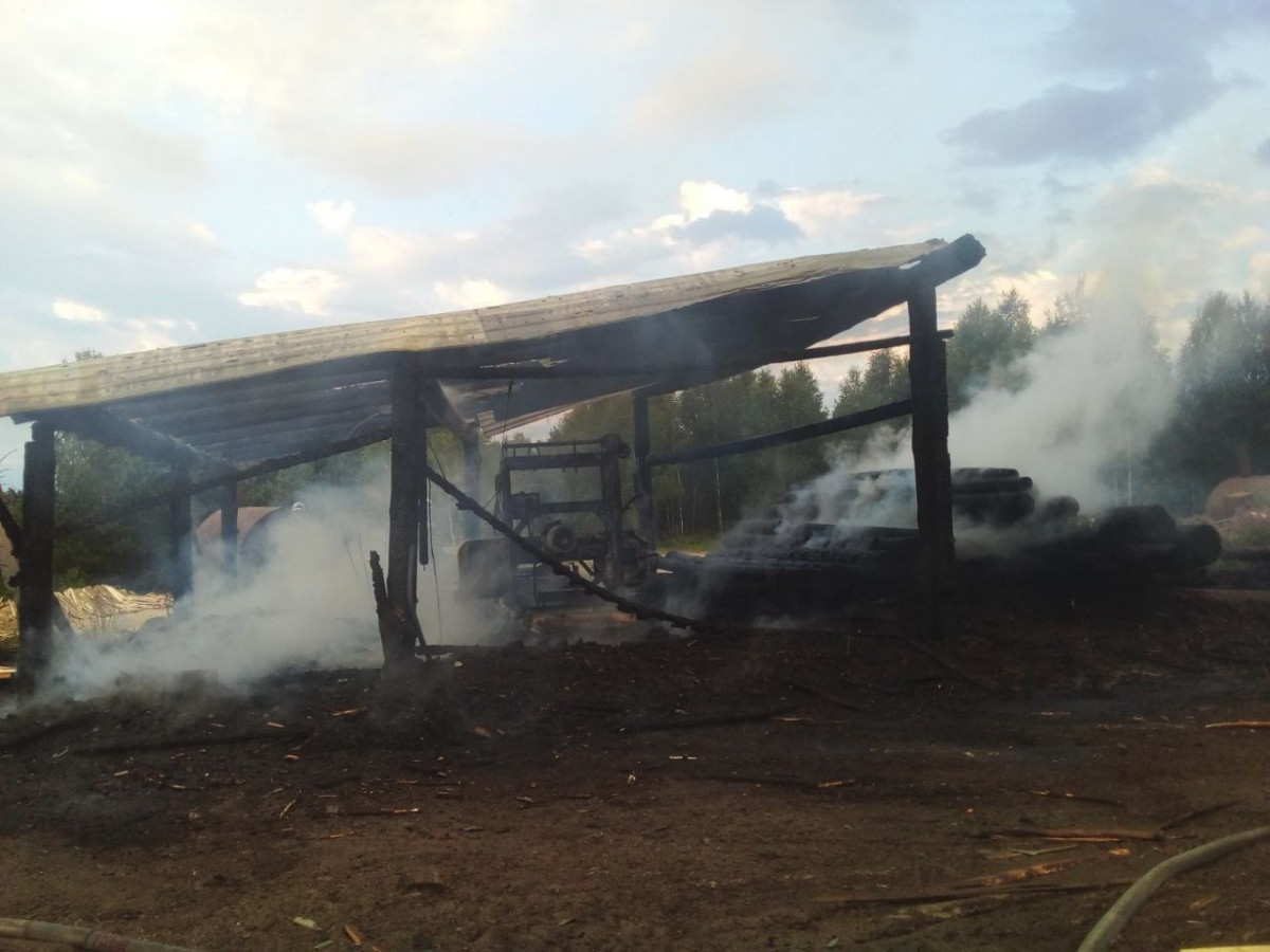 Пилорама горела рано утром в Ковернинском районе Нижегородской области