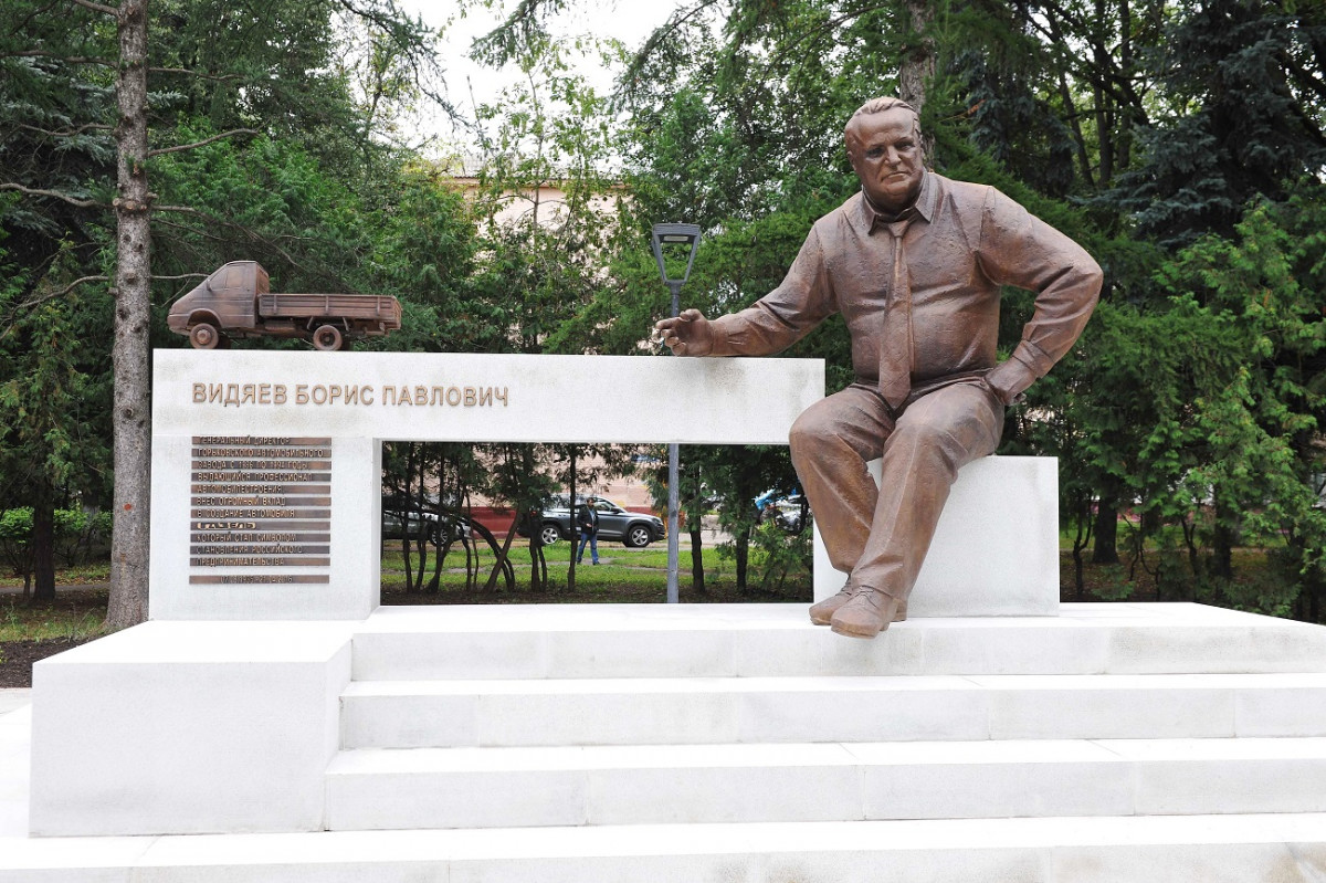 Памятник Борису Видяеву открыли в Нижнем Новгороде
