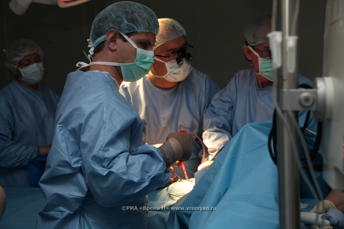 Российские хирурги провели уникальную операцию на позвоночнике