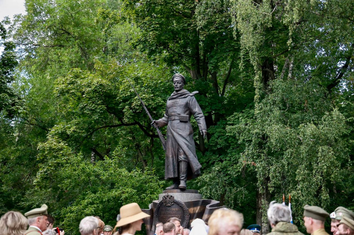 Новый памятник появился в нижегородском парке Кулибина