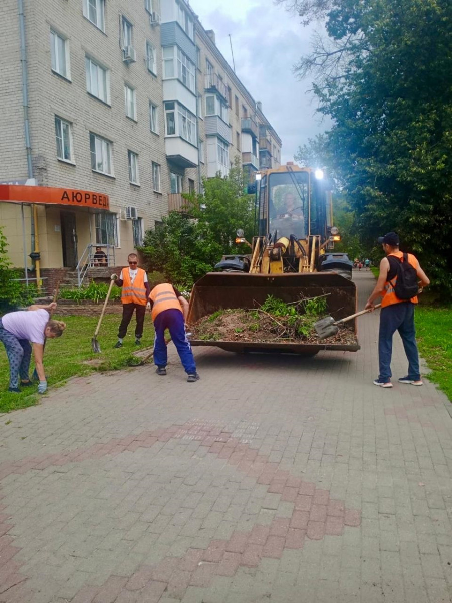 Коммунальные службы устраняют последствия ночного ливня в Нижнем Новгороде