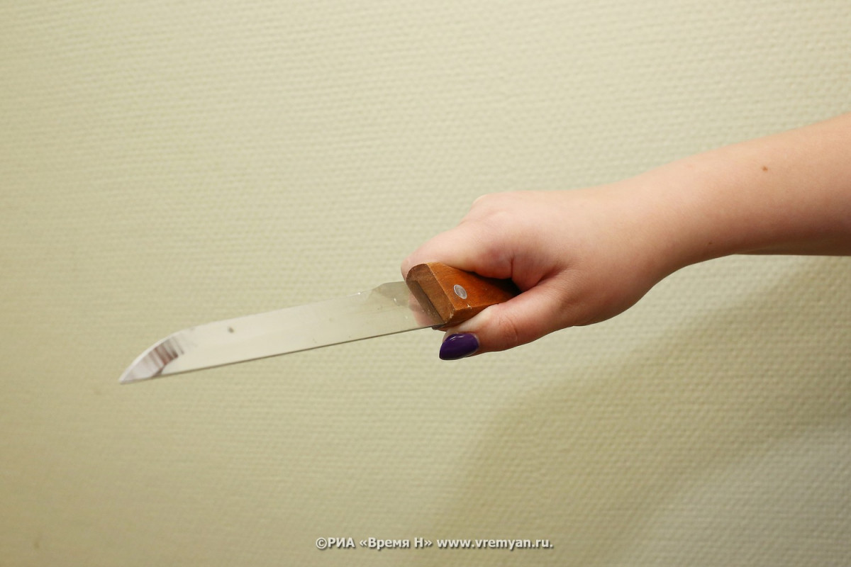 32-летняя нижегородка истыкала сожителя ножом в комнате общежития