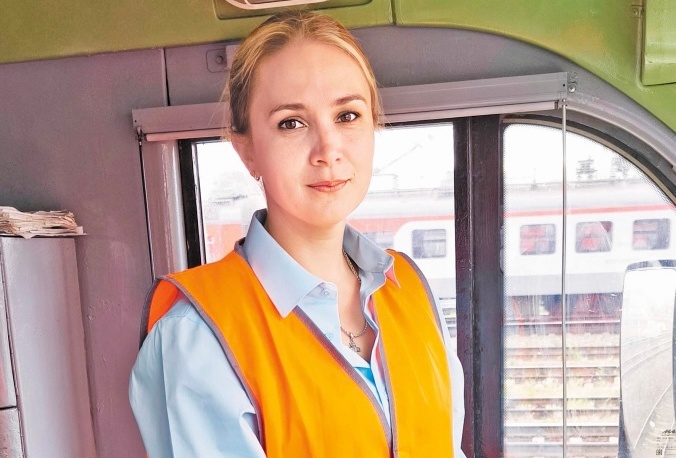 Первая в Нижегородской области женщина — помощник машиниста локомотива начала работать в депо Горький-Сортировочный