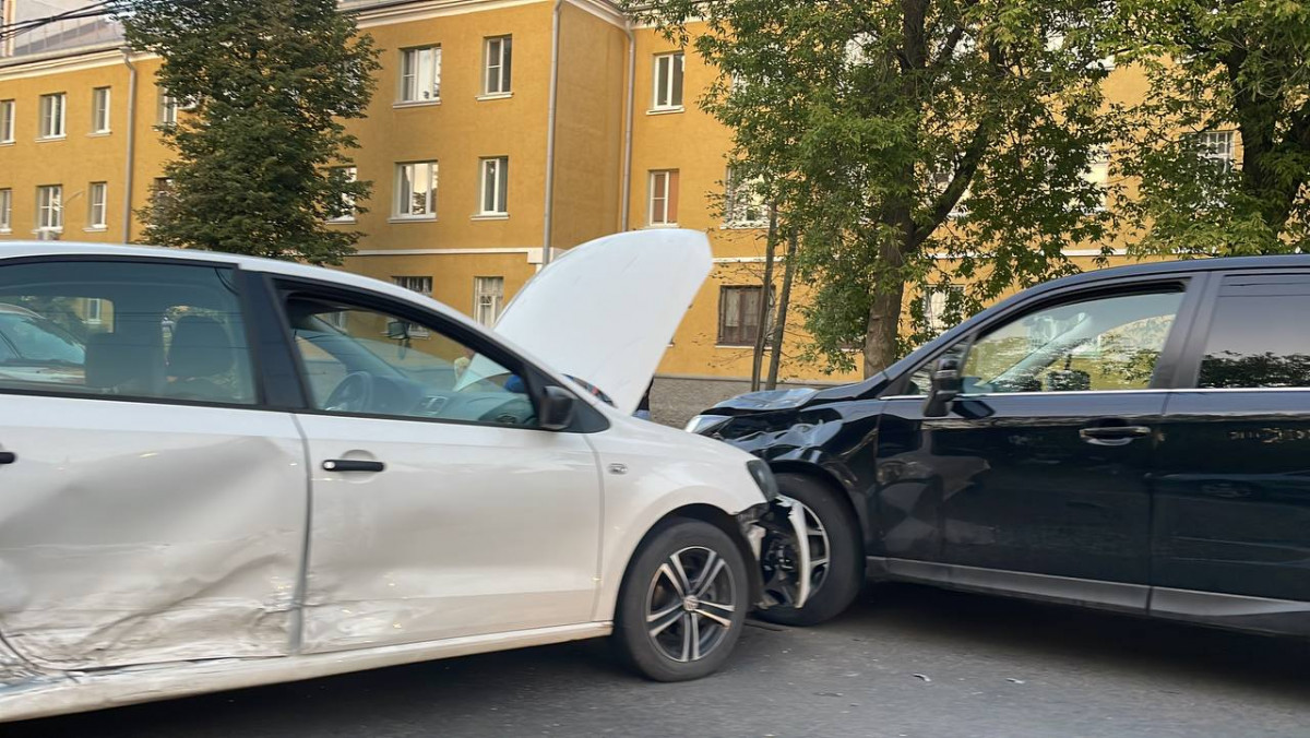 Три автомобиля столкнулись в Канавинском районе Нижнего Новгорода