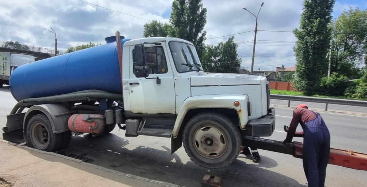 Нижегородские ассенизаторы могут лишиться транспорта за незаконный слив ЖБО