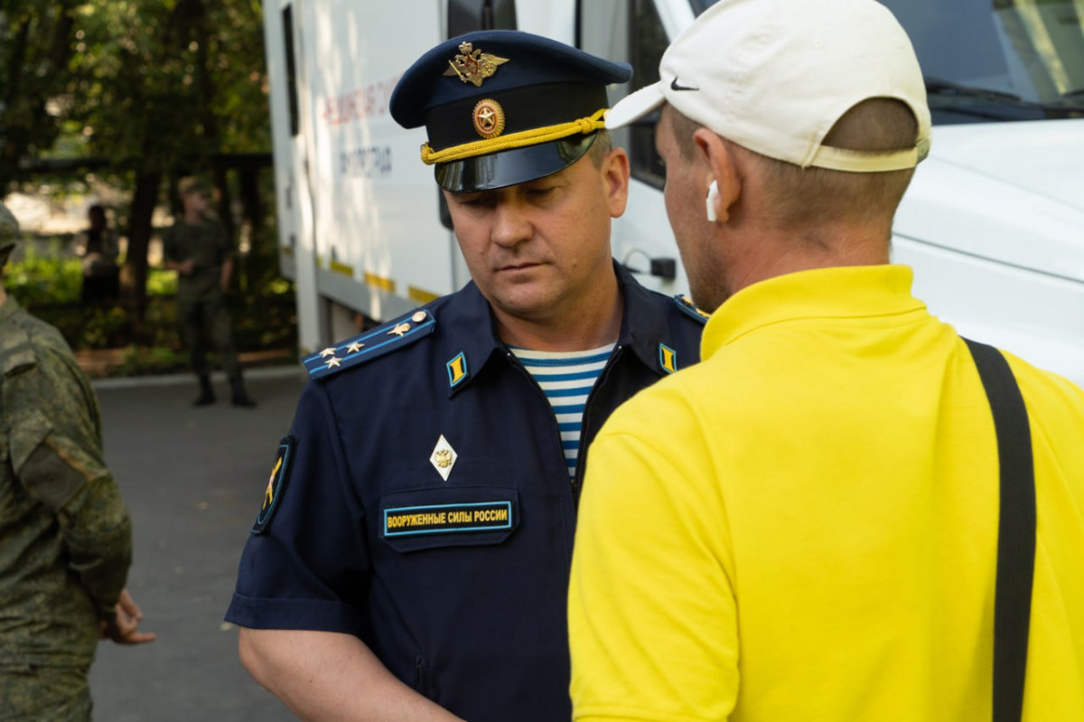 Полковник Евгений Чинцов проводил нижегородских добровольцев на военную службу