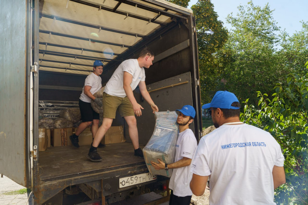 Волонтеры Дома народного единства собрали и доставили гуманитарный груз в больницу Харцызска