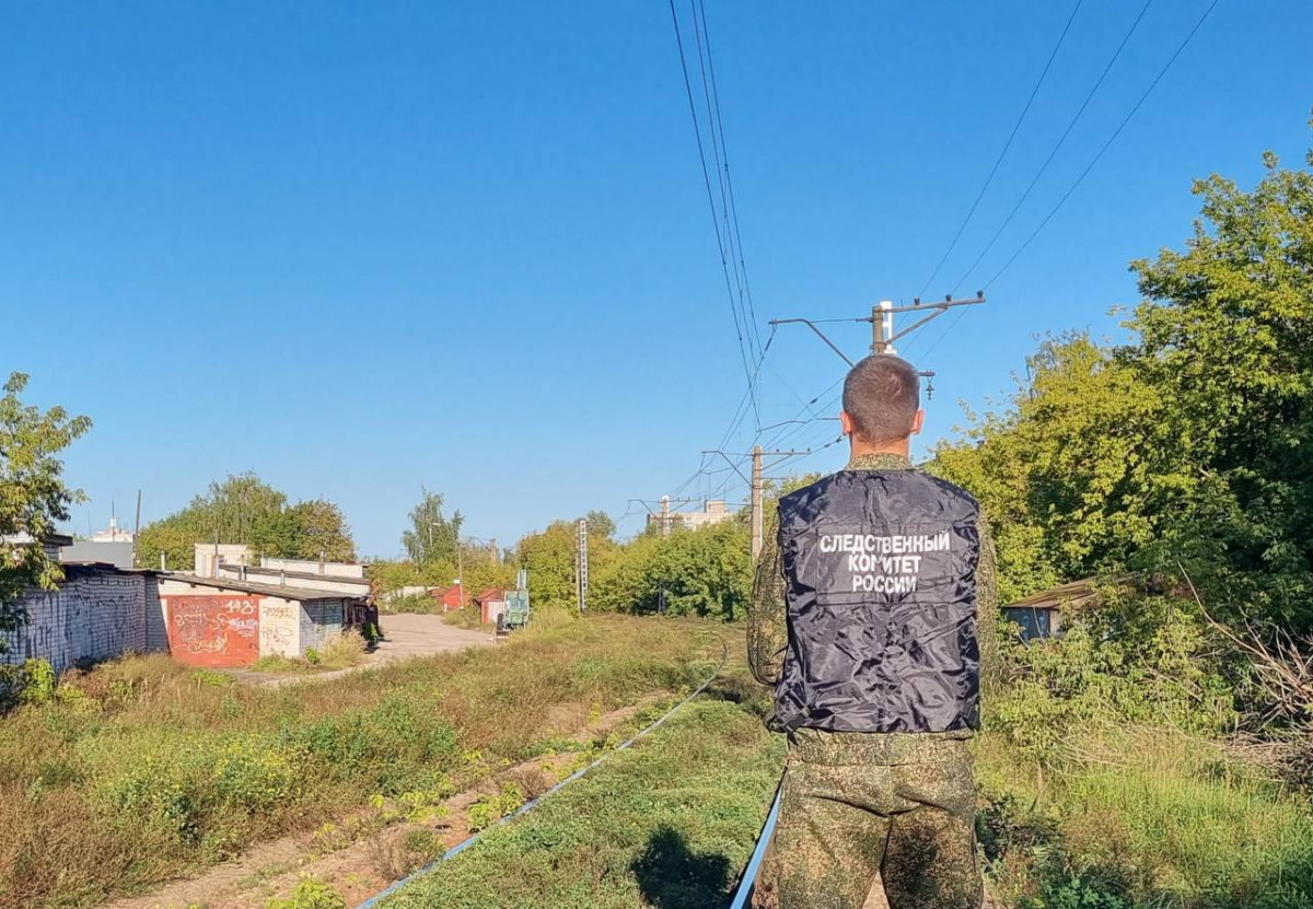 Электричка насмерть сбила женщину в Нижнем Новгороде