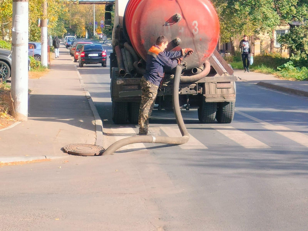 Более 50 протоколов составлено за незаконный слив нечистот в ливнёвку в Нижнем Новгороде